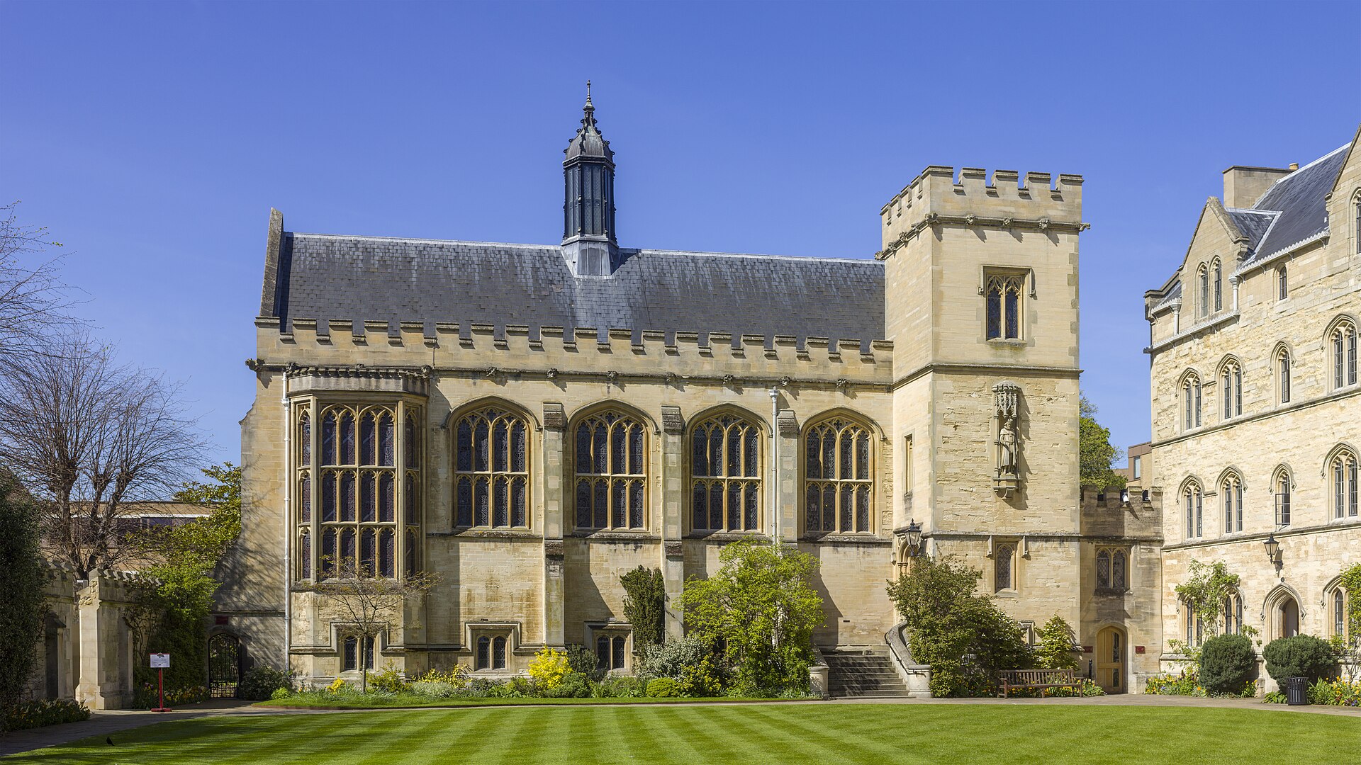 Pembroke College (Oxford University) founded in 1624. Pembroke College Hall in the Chapel Quad.